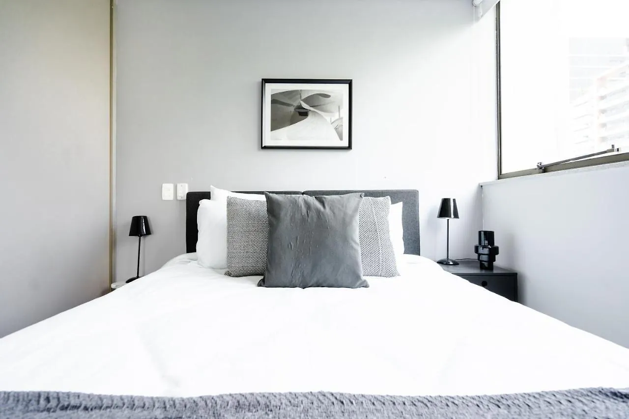Ap com academia, piscina e sauna no prédio, próximo à Faria Lima - Vila Olímpia Apartamento São Paulo