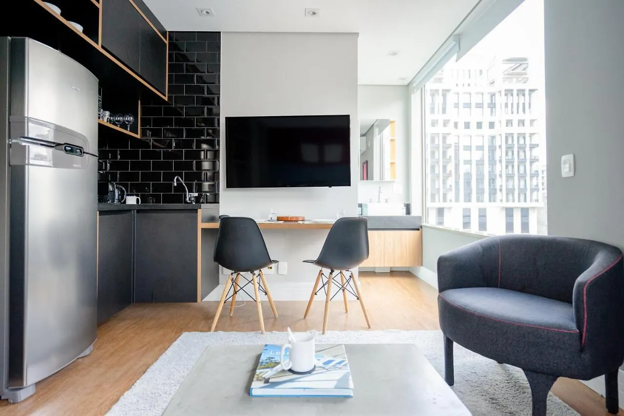 Ap com academia, piscina e sauna no prédio, próximo à Faria Lima - Vila Olímpia Apartamento São Paulo