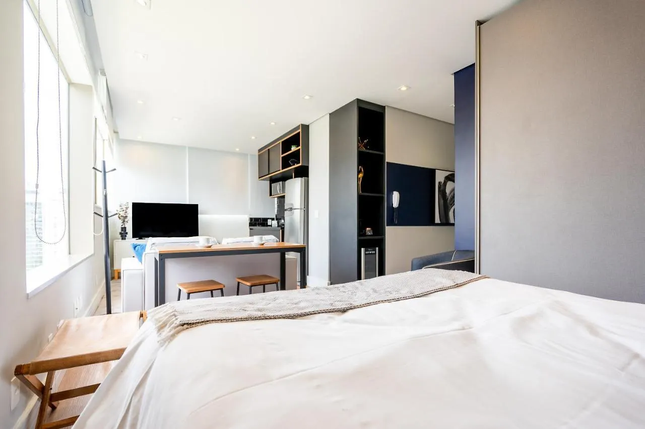 Ap com academia, piscina e sauna no prédio, próximo à Faria Lima - Vila Olímpia Apartamento São Paulo Brasil