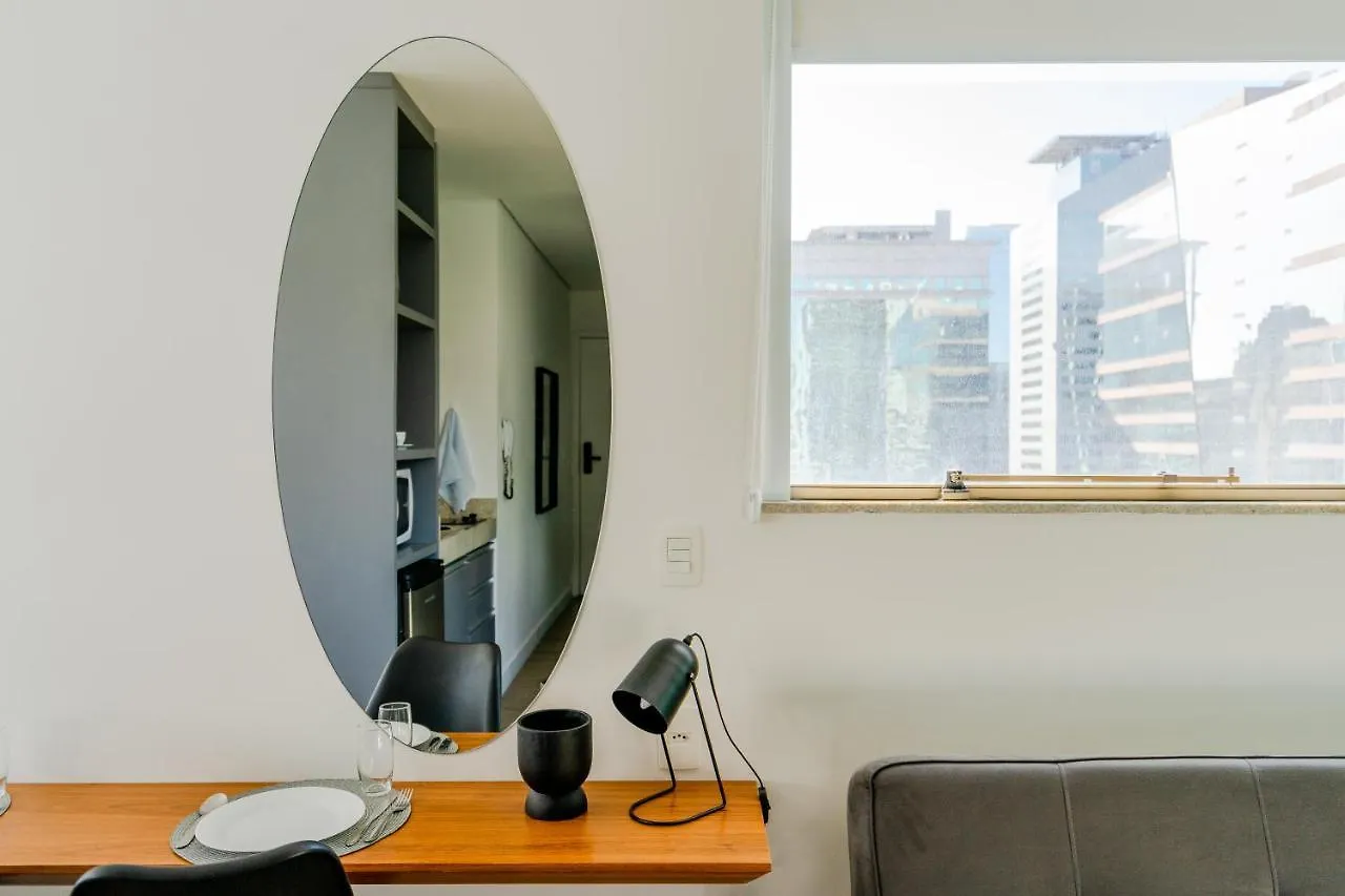 Ap com academia, piscina e sauna no prédio, próximo à Faria Lima - Vila Olímpia Apartamento São Paulo 0*,